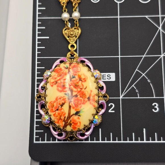 VTG West Germany Oval Filagree Floral Pendant Necklace 25" Gold Tone Pressed Met - Picture 12 of 13